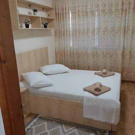 Apartment Ap 3 Decomandate In Apropiere De Plaja Perla, Constanta *